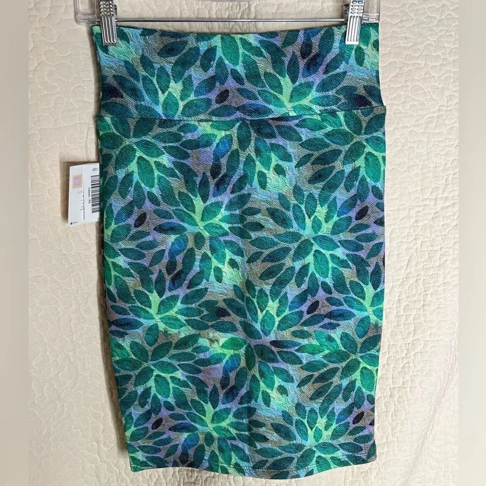 NWT LulaRoe Cassie Skirt